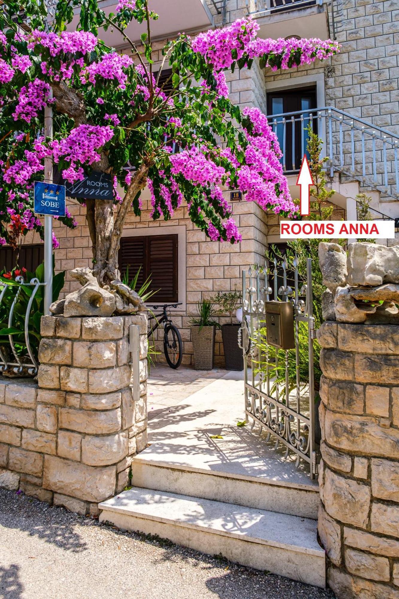 Rooms Anna Милна Екстериор снимка