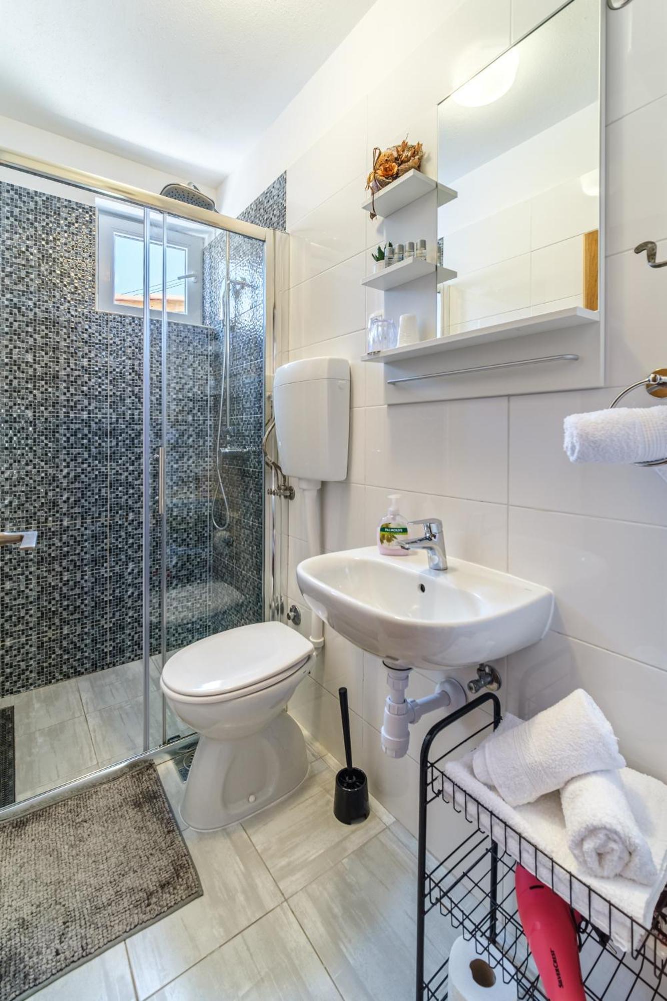 Rooms Anna Милна Екстериор снимка